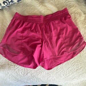 Lululemon Hotty hot LR short 4”